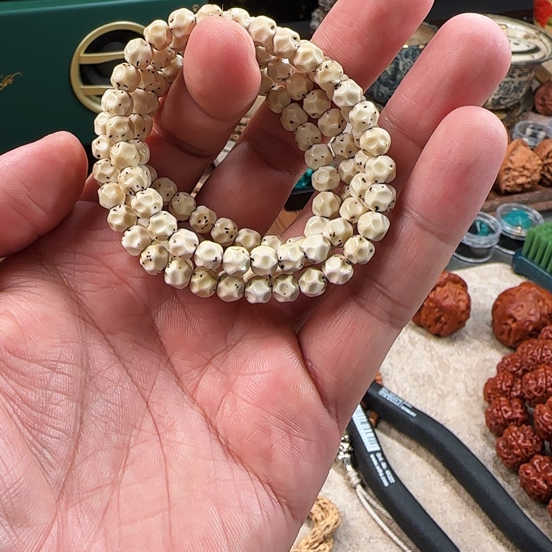 柏香籽/百香籽吊坠星月无相108