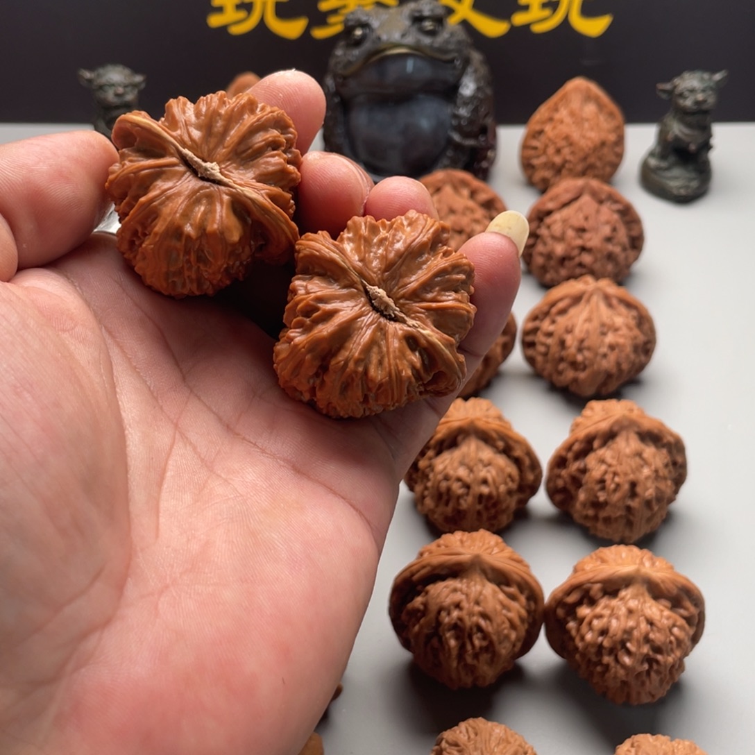 天***空吊坠文玩核桃三角白41
