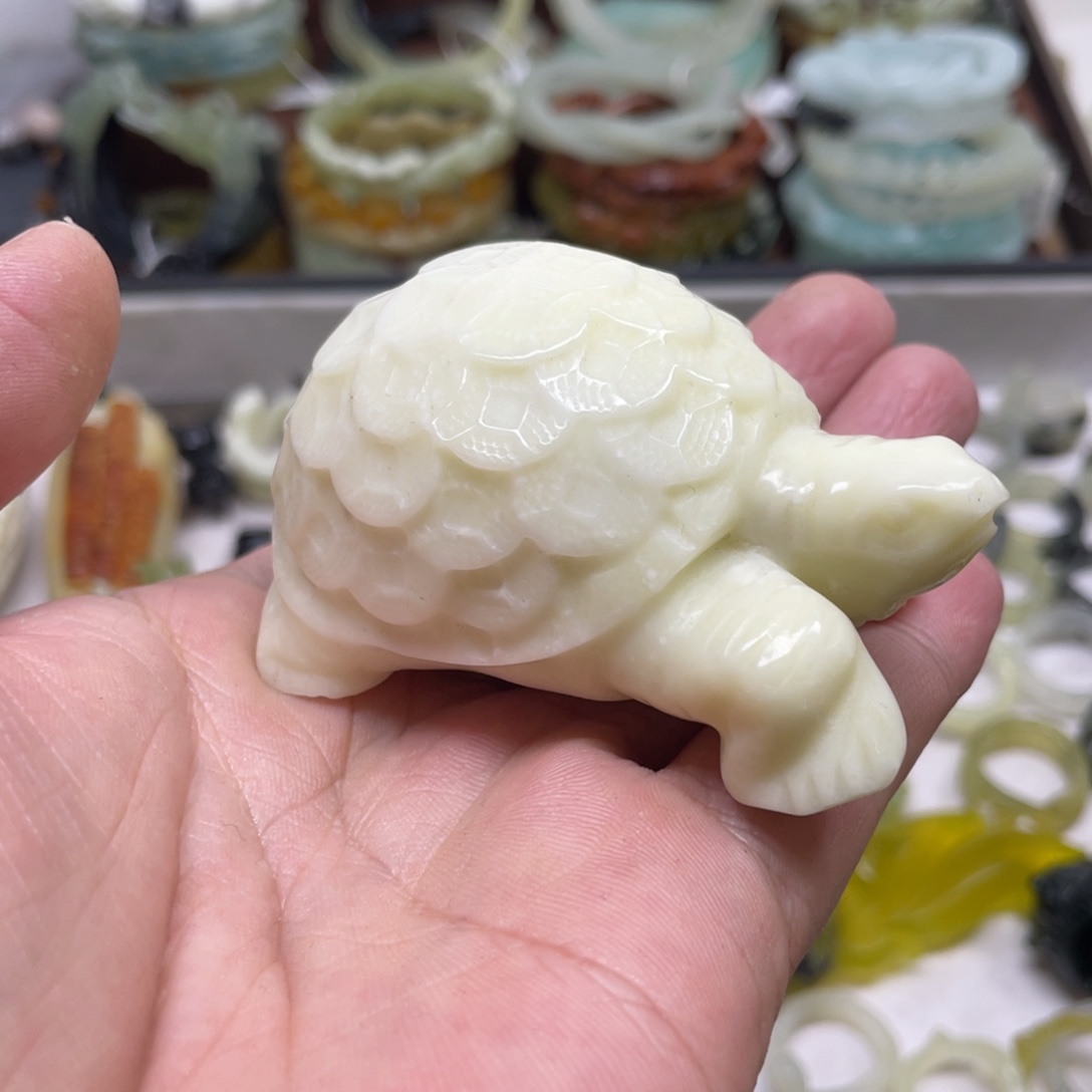 蛇纹石玉未镶嵌吊坠(不含链)