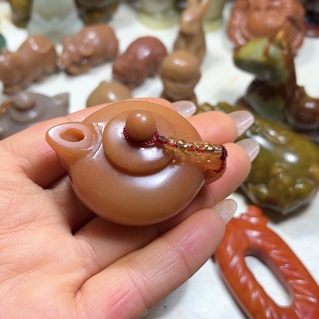 白玉菩提吊坠白玉菩提吊坠