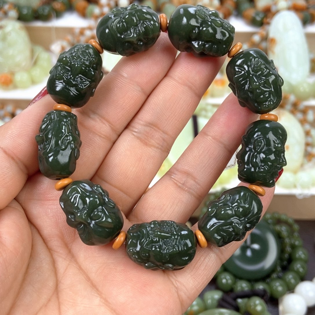 透闪石质玉手串未镶嵌