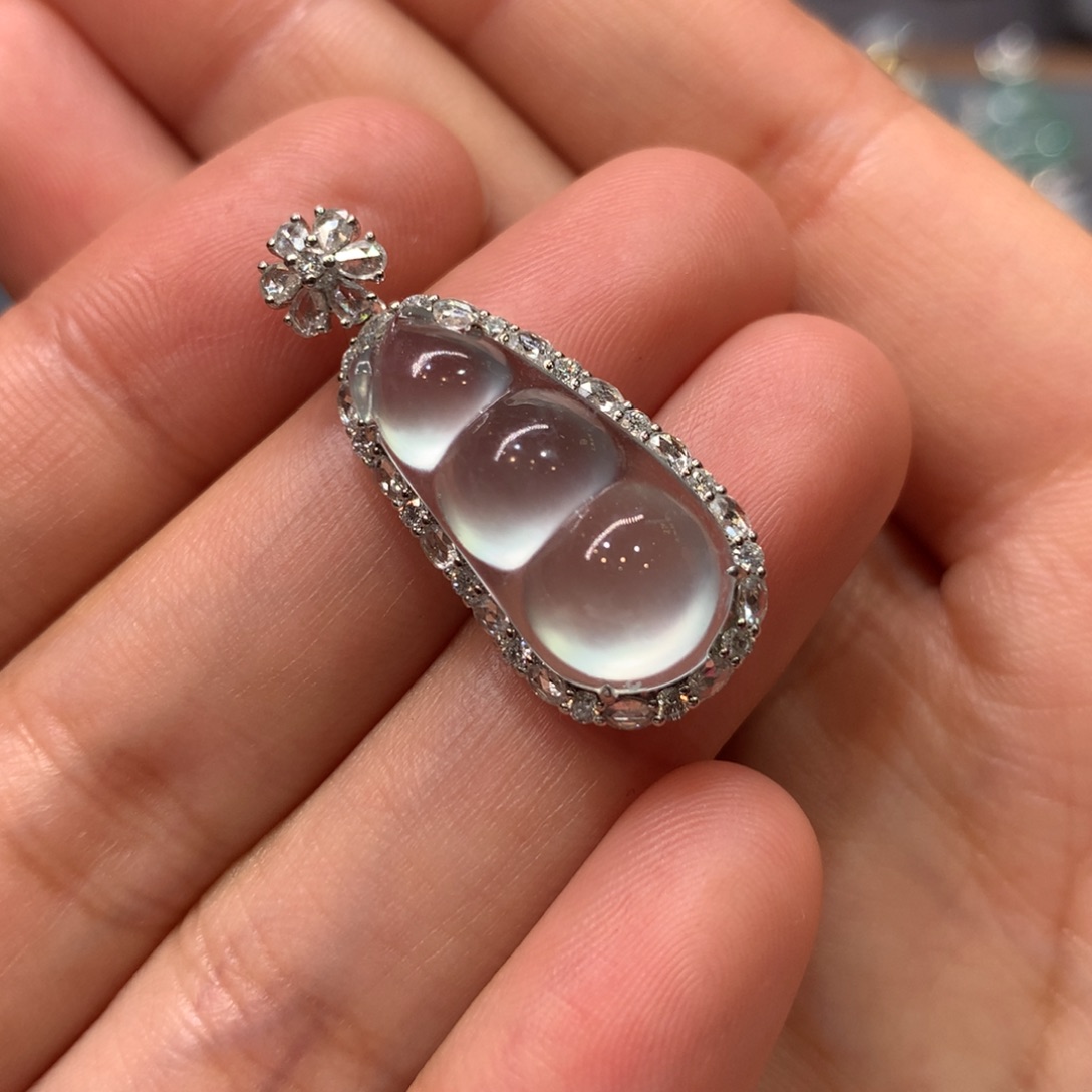 翡翠颈饰18K金镶嵌吊坠