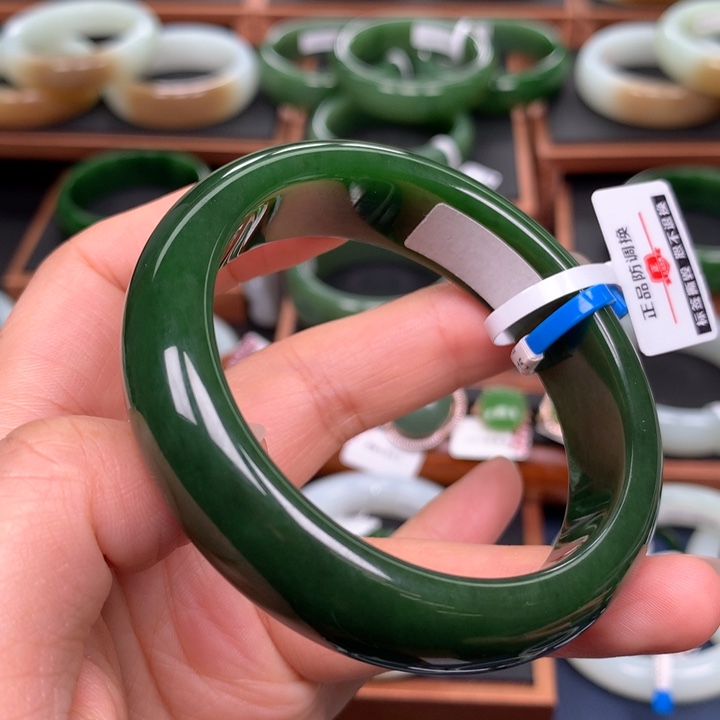 和田玉（碧玉）手镯未镶嵌55