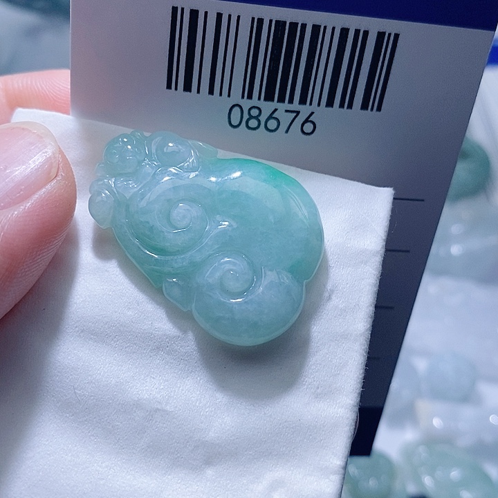 翡翠未镶嵌颈饰天光墟翡翠市场现金代购