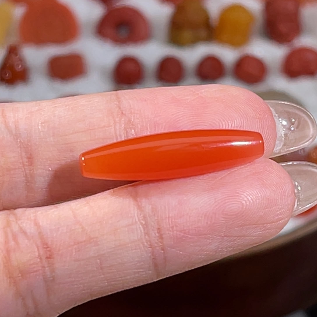 南红玛瑙未镶嵌滴水洞管珠勒子26.6*6mm