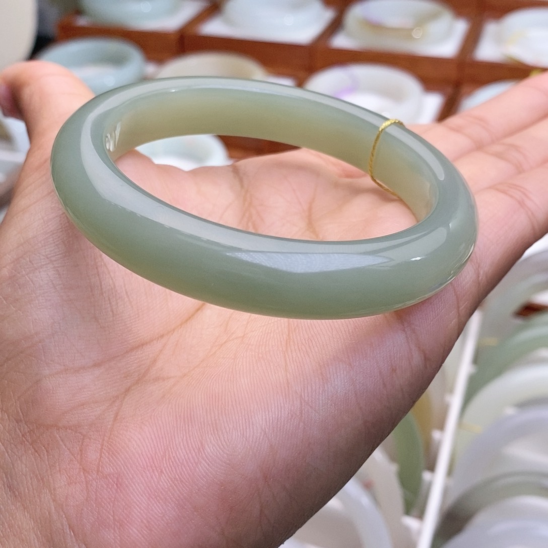 和田玉手镯未镶嵌60