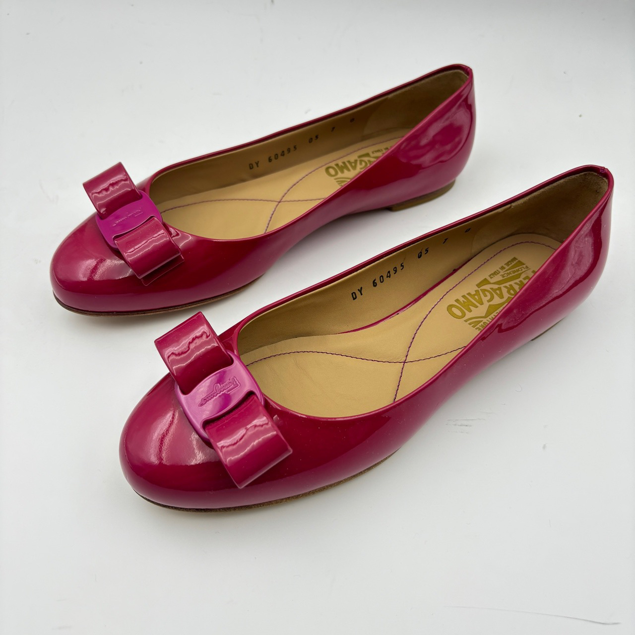 全新未使用 FERRAGAMO/菲拉格慕 37.5码/平底鞋/鞋盒防尘袋