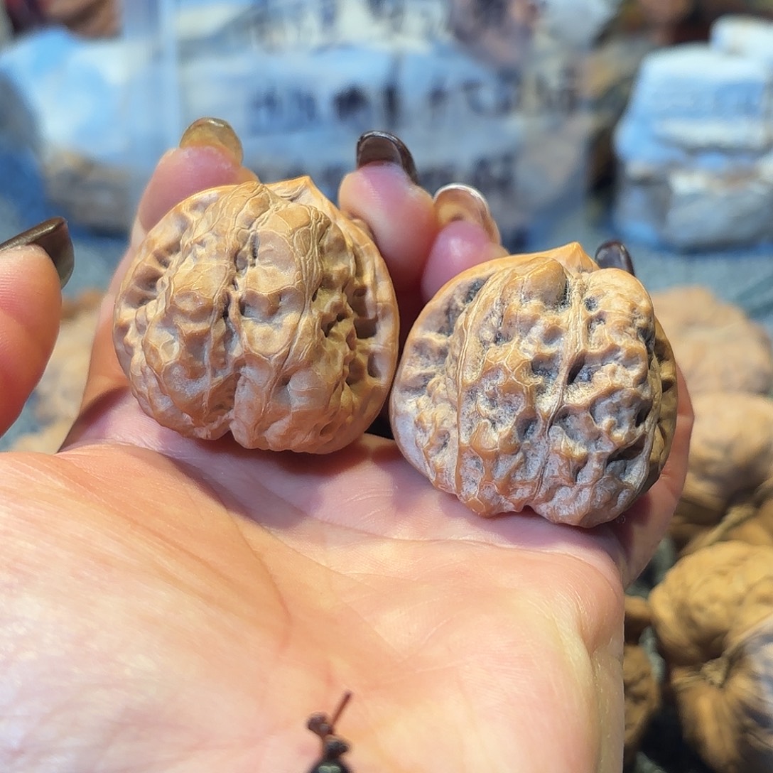 核桃文玩核桃蛙蛙一对