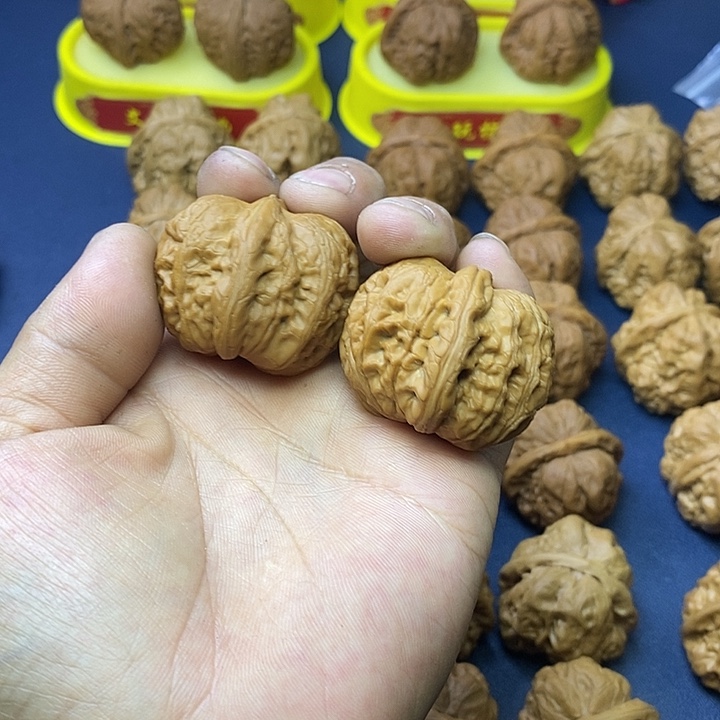 文玩核桃把件元宝