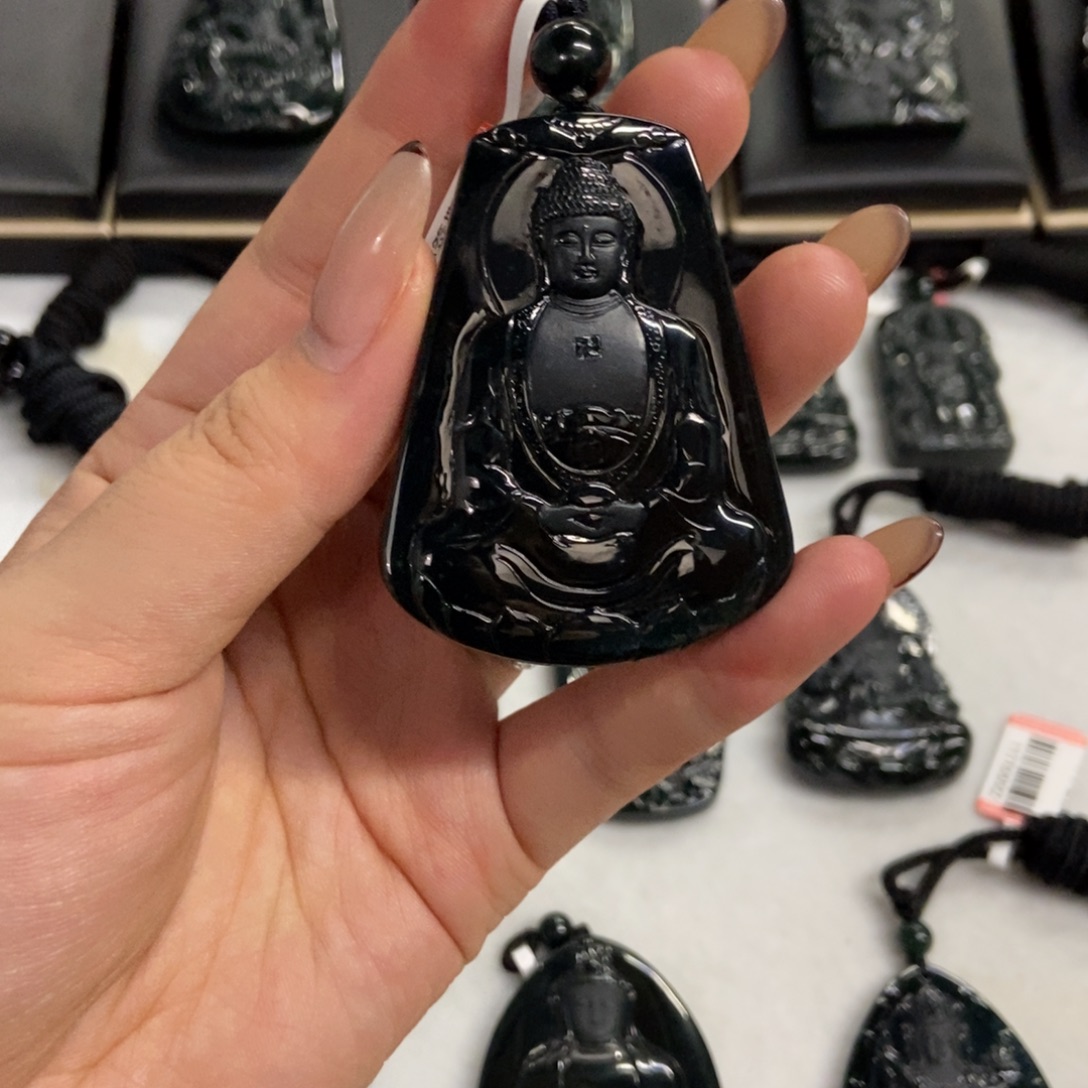勇***惧翡翠未镶嵌颈饰翡翠