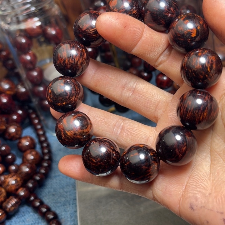 P***d端景台花梨木类海南红降2.0黑金芝麻手串