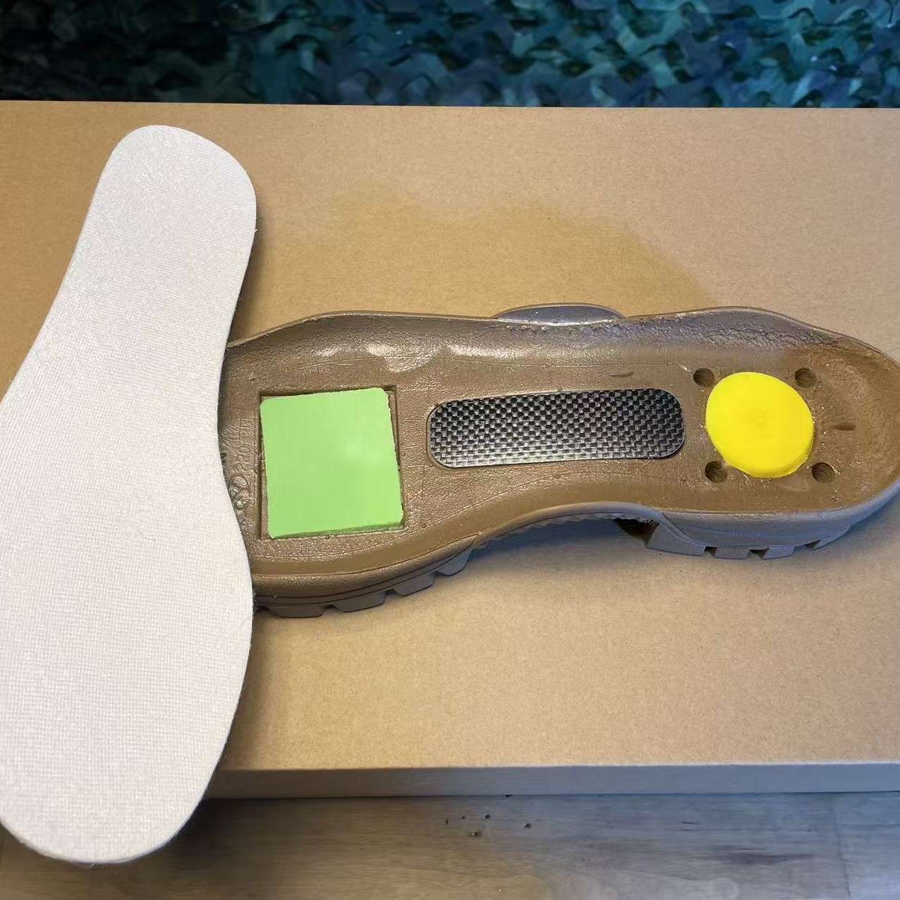 棕色高帮作靴碳板轻便防穿刺真皮户外登山鞋