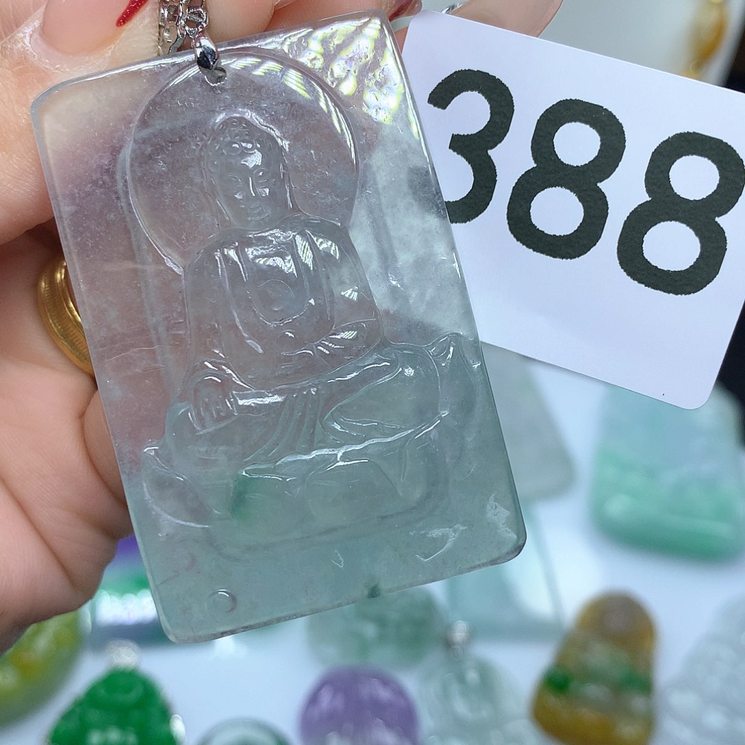 翡翠吊坠(赠链)未镶嵌