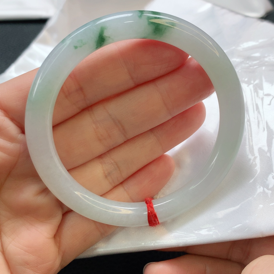 翡翠手镯未镶嵌58圆