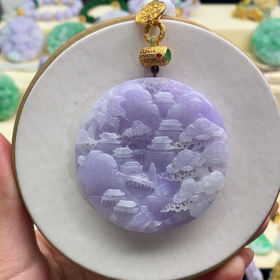 翡翠未镶嵌吊坠(赠链)