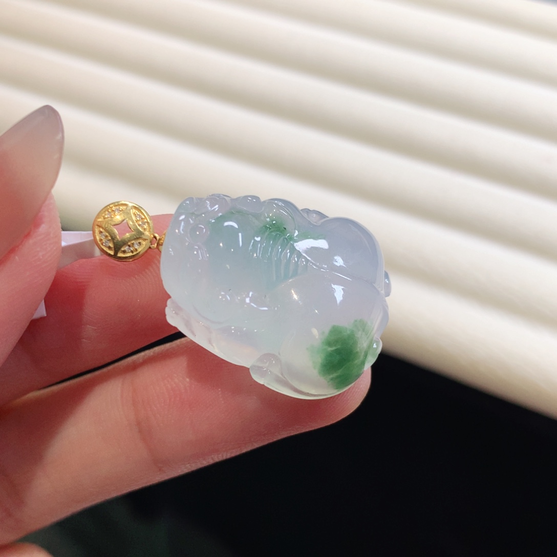 翡翠颈饰18K金镶嵌貔貅