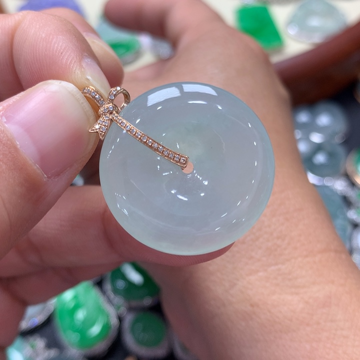 翡翠吊坠(不含链)18K金镶嵌