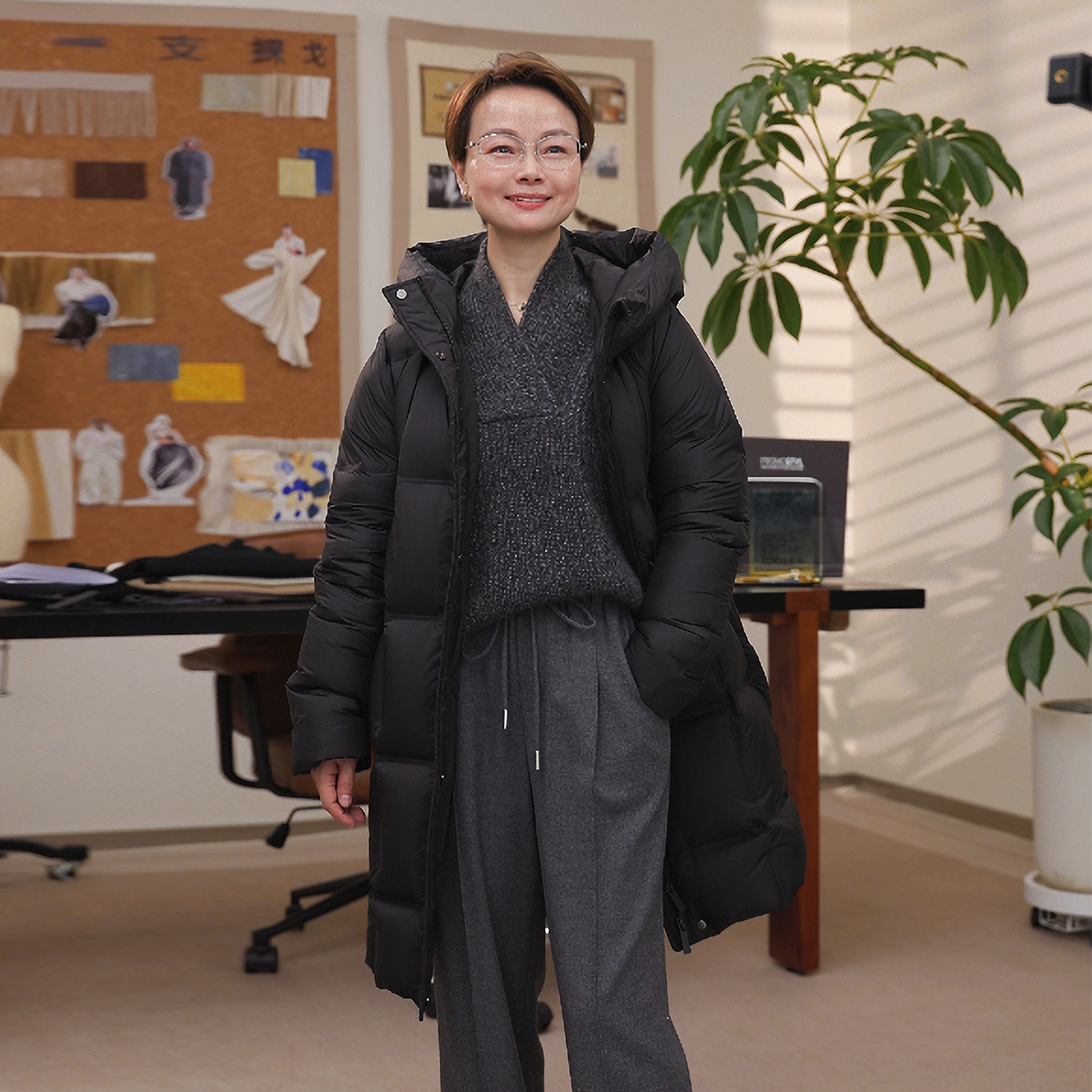 一支探戈丨小个子极简 90白鹅绒连帽泡芙直身型羽绒服2544008