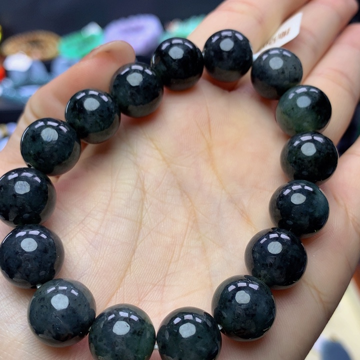 翡翠手链未镶嵌翡翠