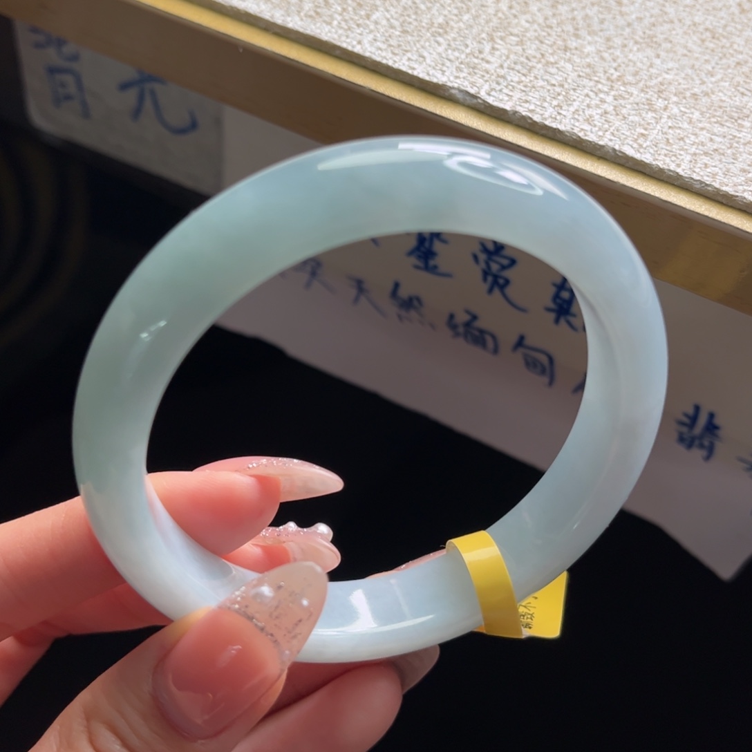 翡翠未镶嵌手镯手镯