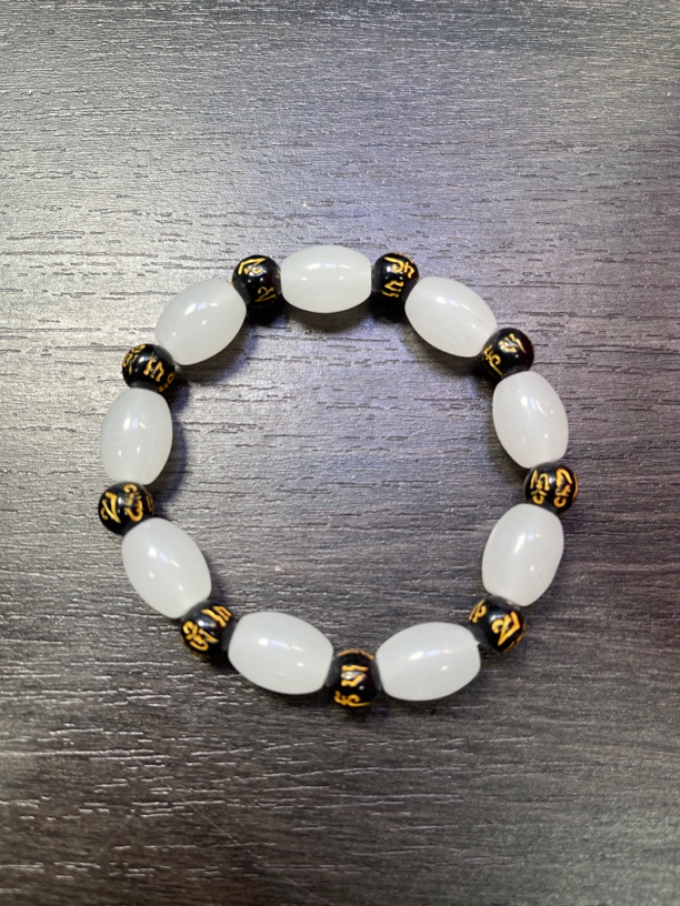 设计款雕刻多宝白月光手串 