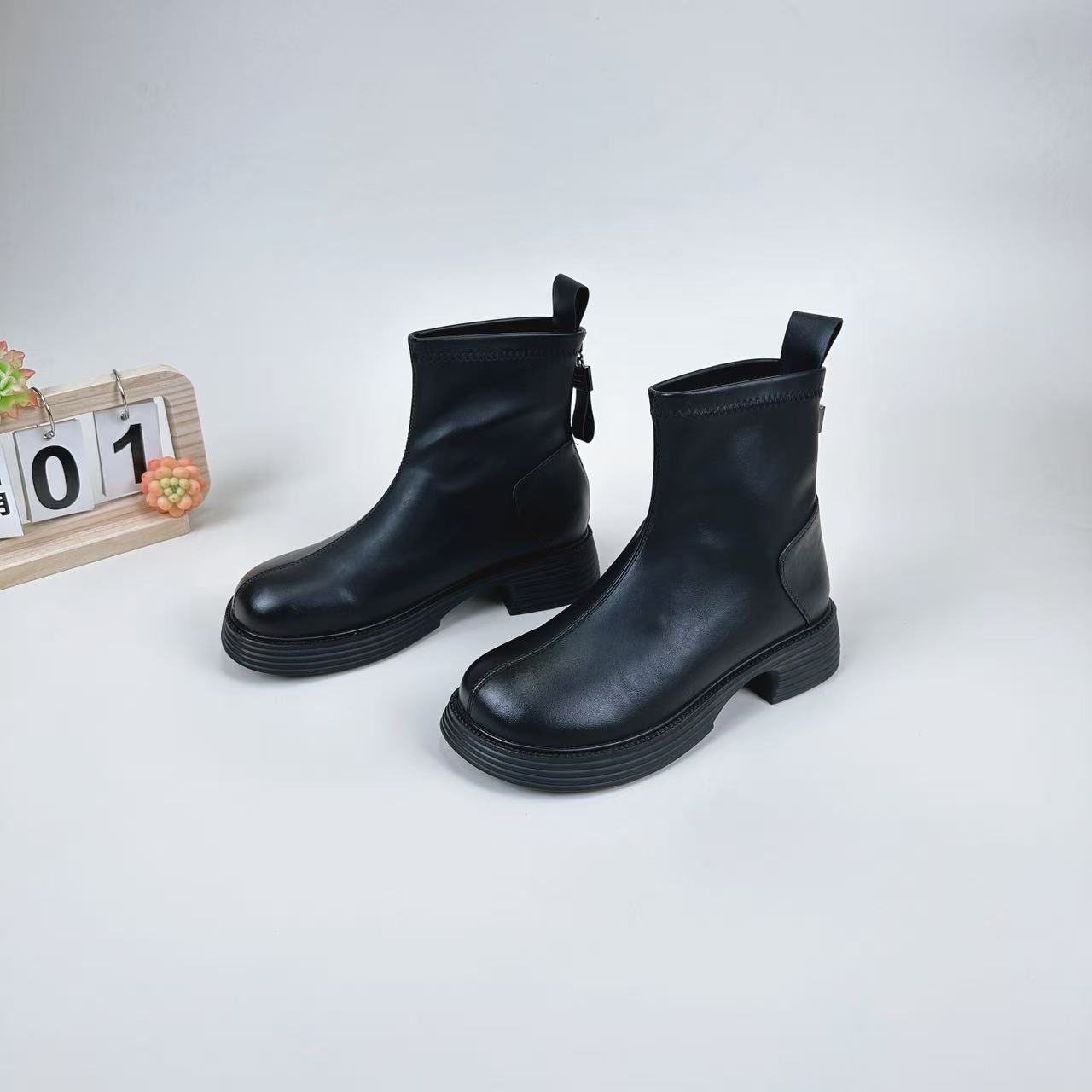 小强家女鞋 短筒软底软皮百搭马丁靴（A438-26-1）（1134X43060W-10）