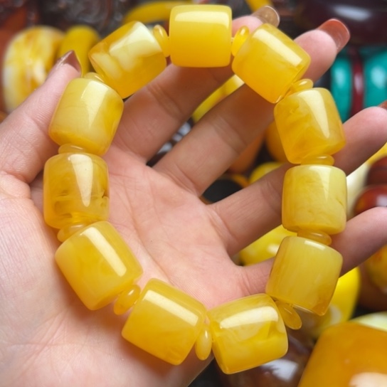 琥珀手串未镶嵌蜜蜡