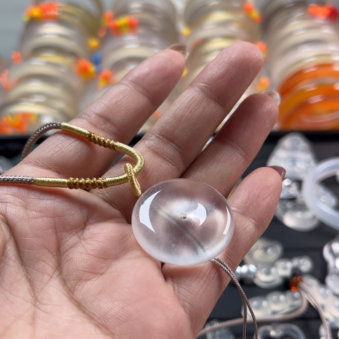 石英质玉颈饰未镶嵌日***!