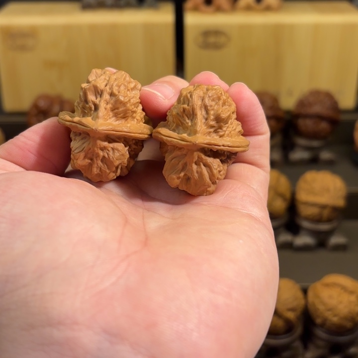 文玩核桃吊坠裂空爪