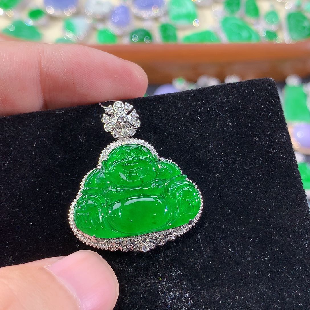 翡翠18K金镶嵌颈饰