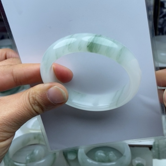 石英质玉（金丝玉）手镯未镶嵌