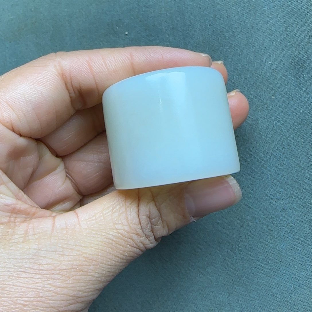 和田玉把件未镶嵌大****犬