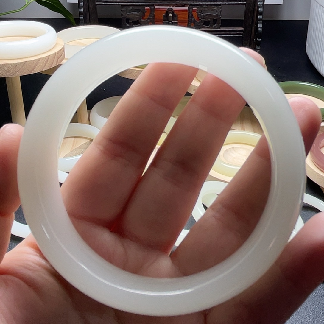 竹***屋60➕圈口18小轮胎手镯一级白