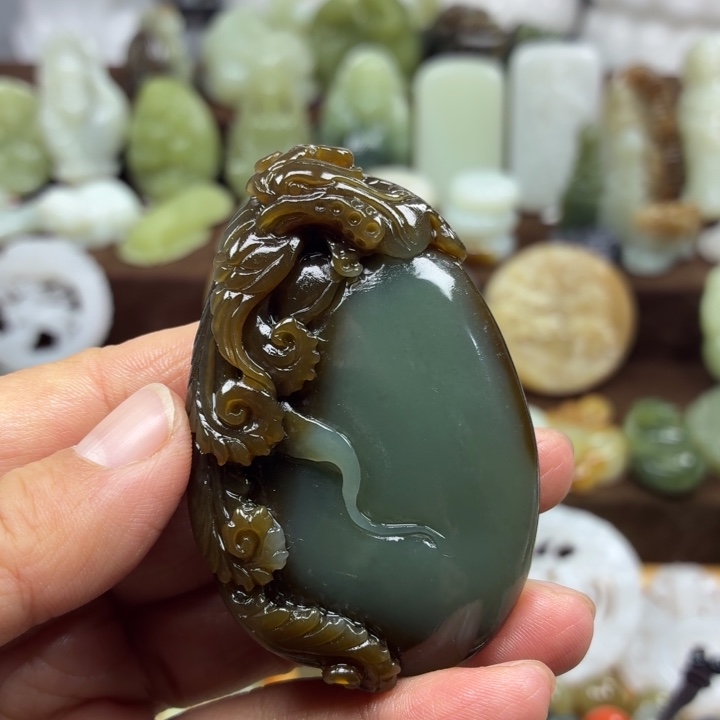 ℒ***㎁和田玉未镶嵌颈饰