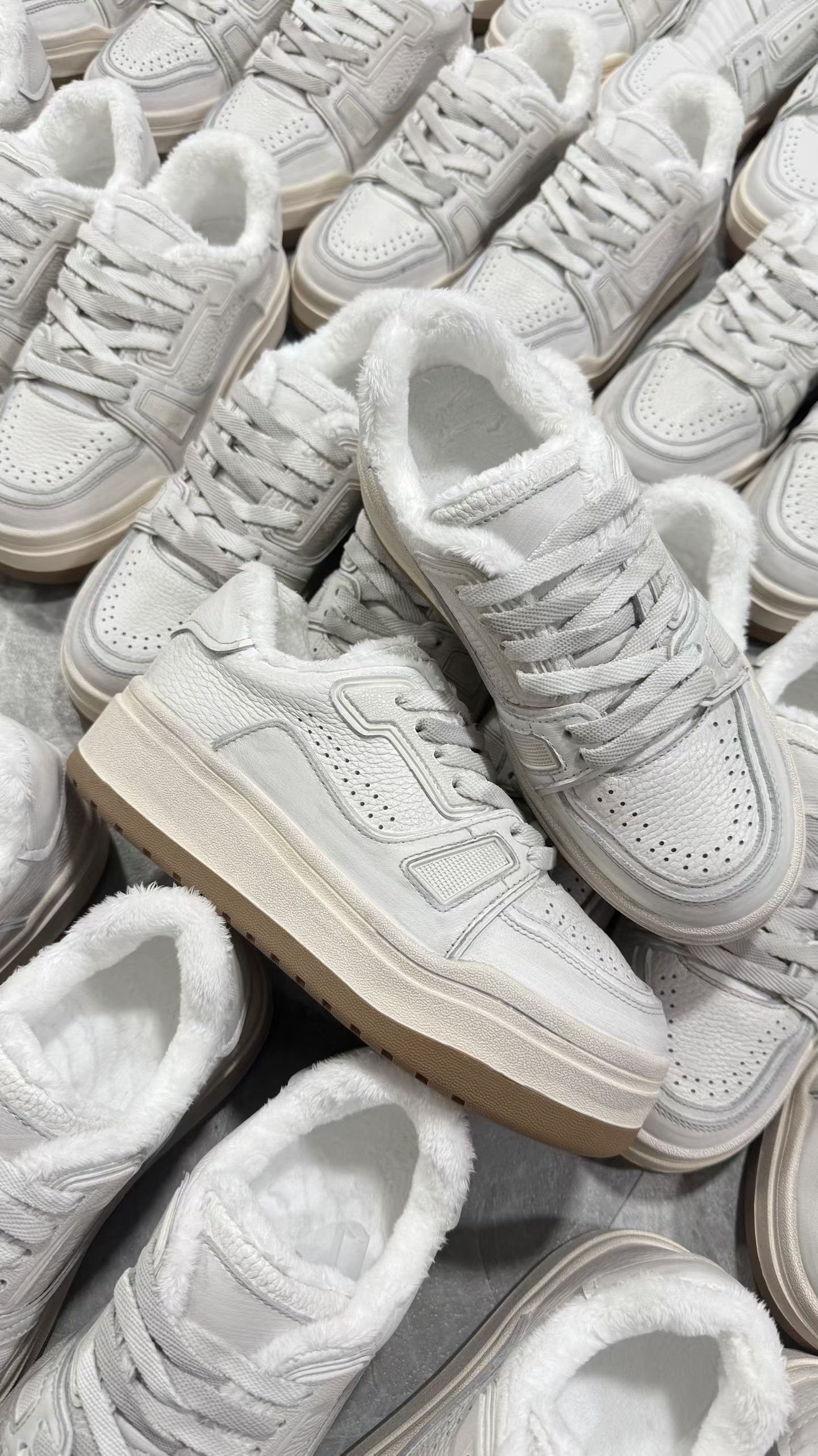 2025秋冬新款真皮绒里做旧增高系带小白鞋百搭系带休闲板鞋休闲鞋