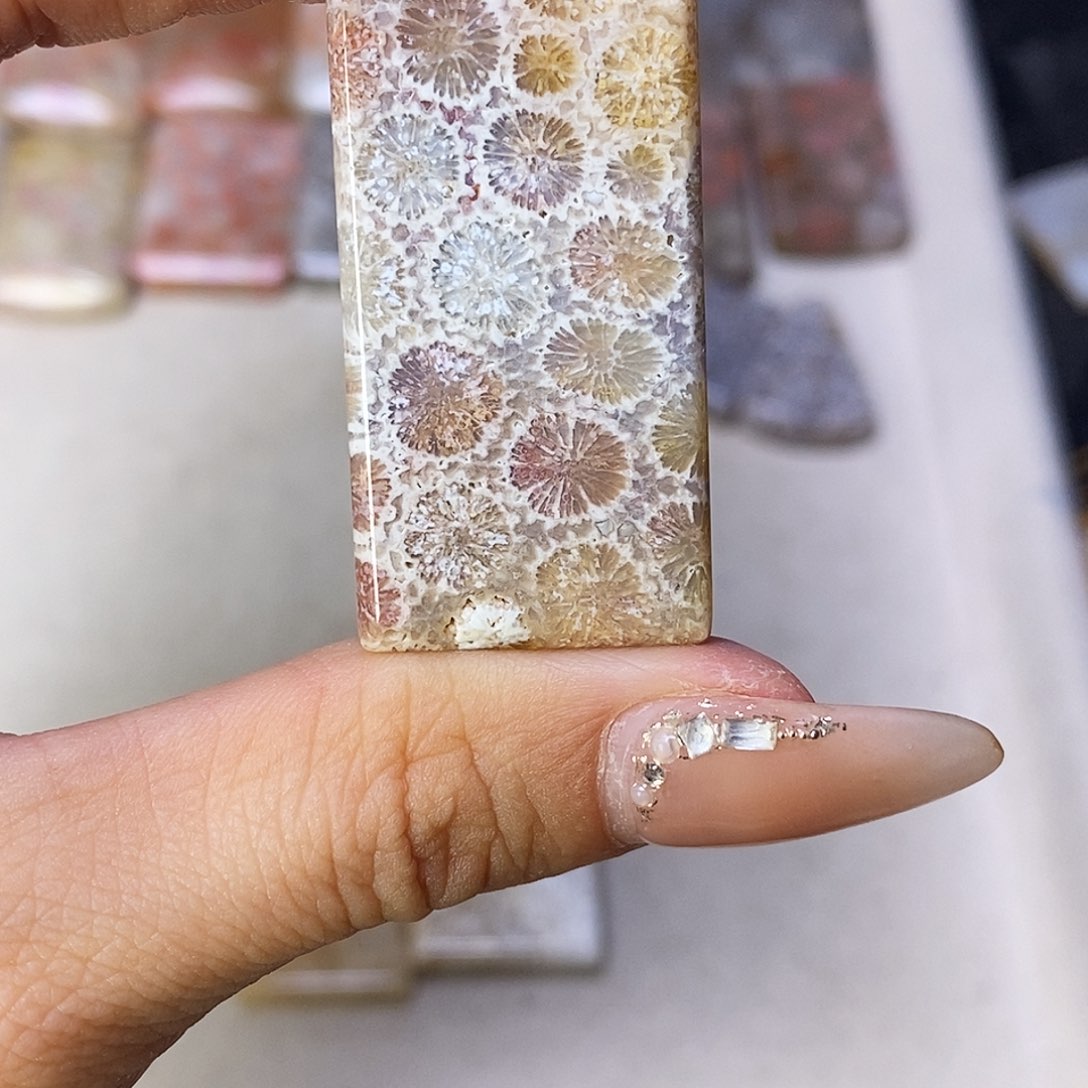 合金颈饰硅化玉K****3