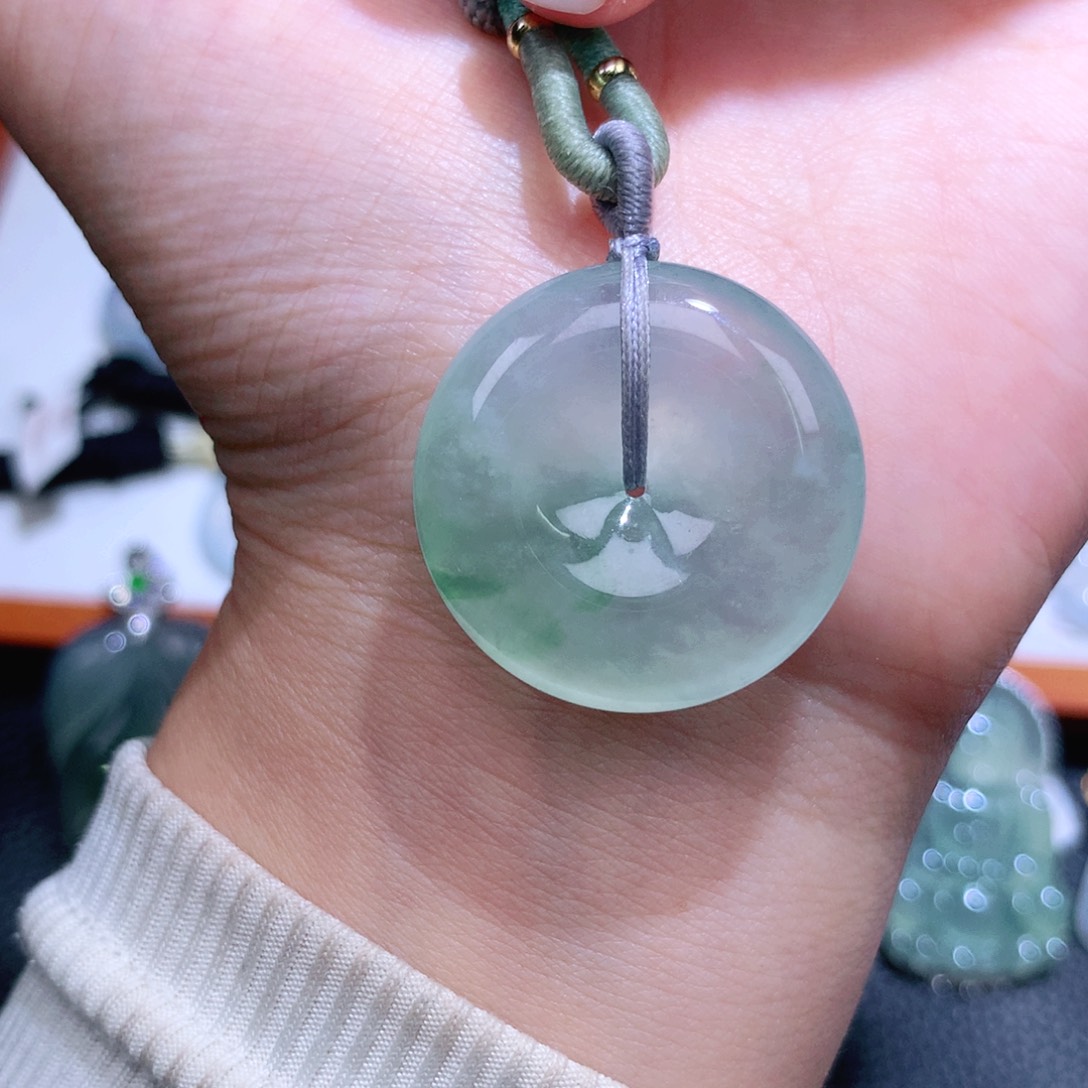 颈饰未镶嵌翡翠扣子