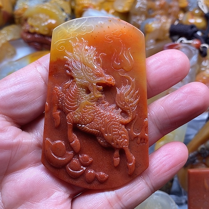 石英质玉（黄龙玉）合金颈饰