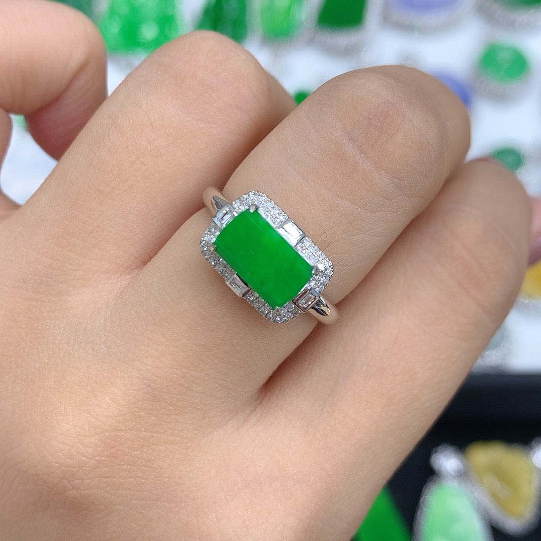 翡翠戒指18K金镶嵌11111111111