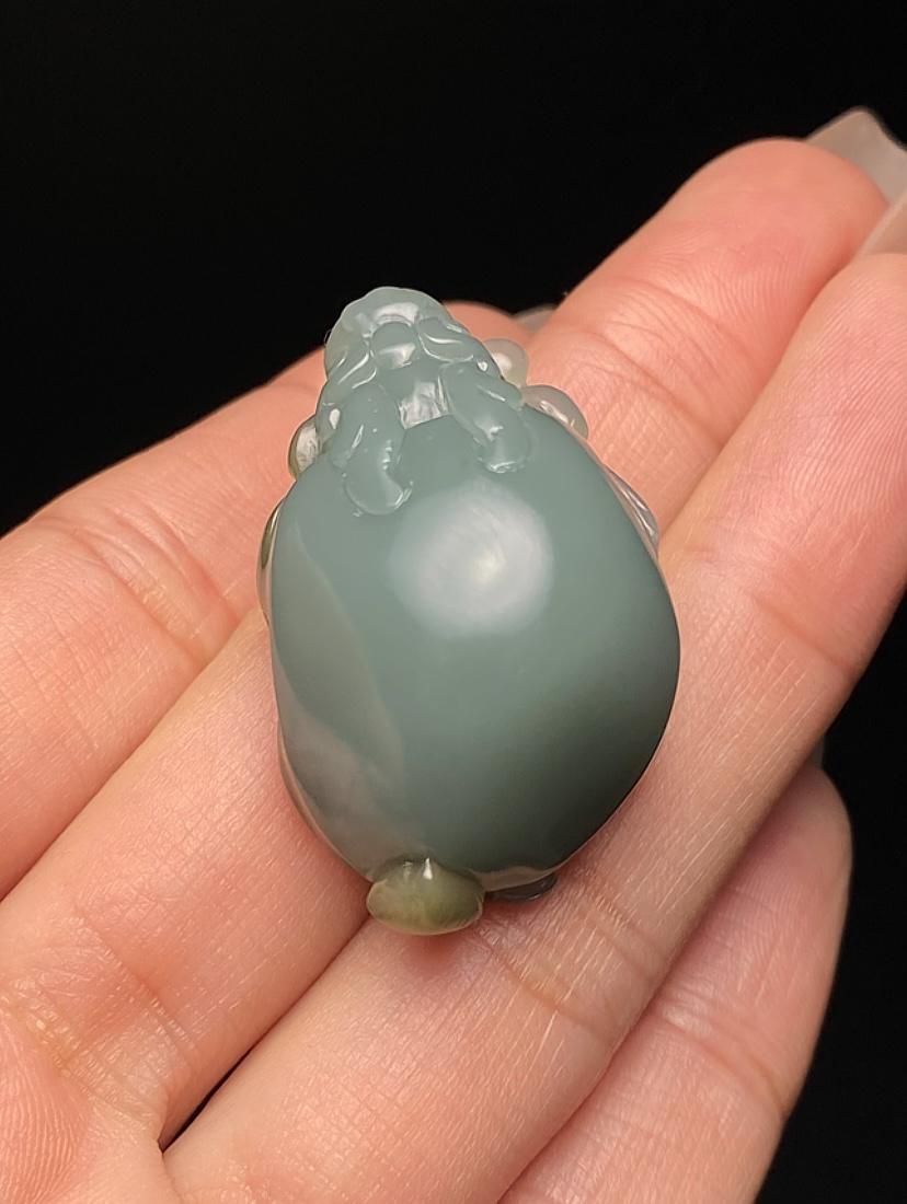 俄罗斯和田玉碧玉鸭蛋青《龙龟》玉质超细腻 尺寸35*21*15㎜重14克