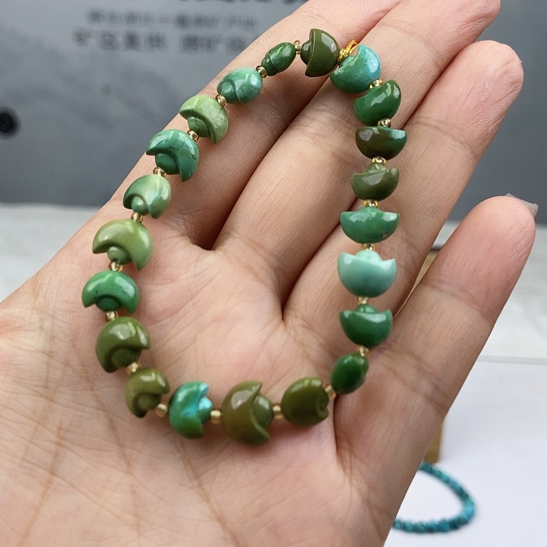 绿松石未镶嵌珠宝奇石