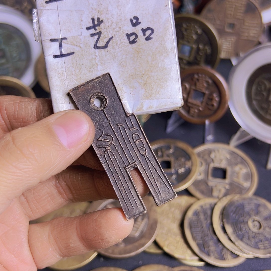 铜现代文创工艺品