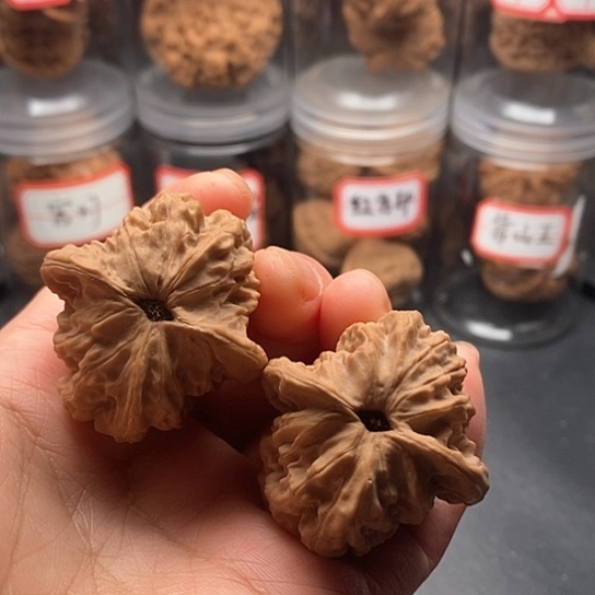 文玩核桃把件野生