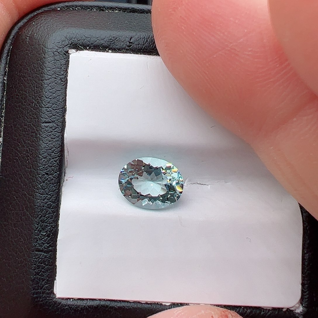 海蓝宝石裸石未镶嵌1.65克拉