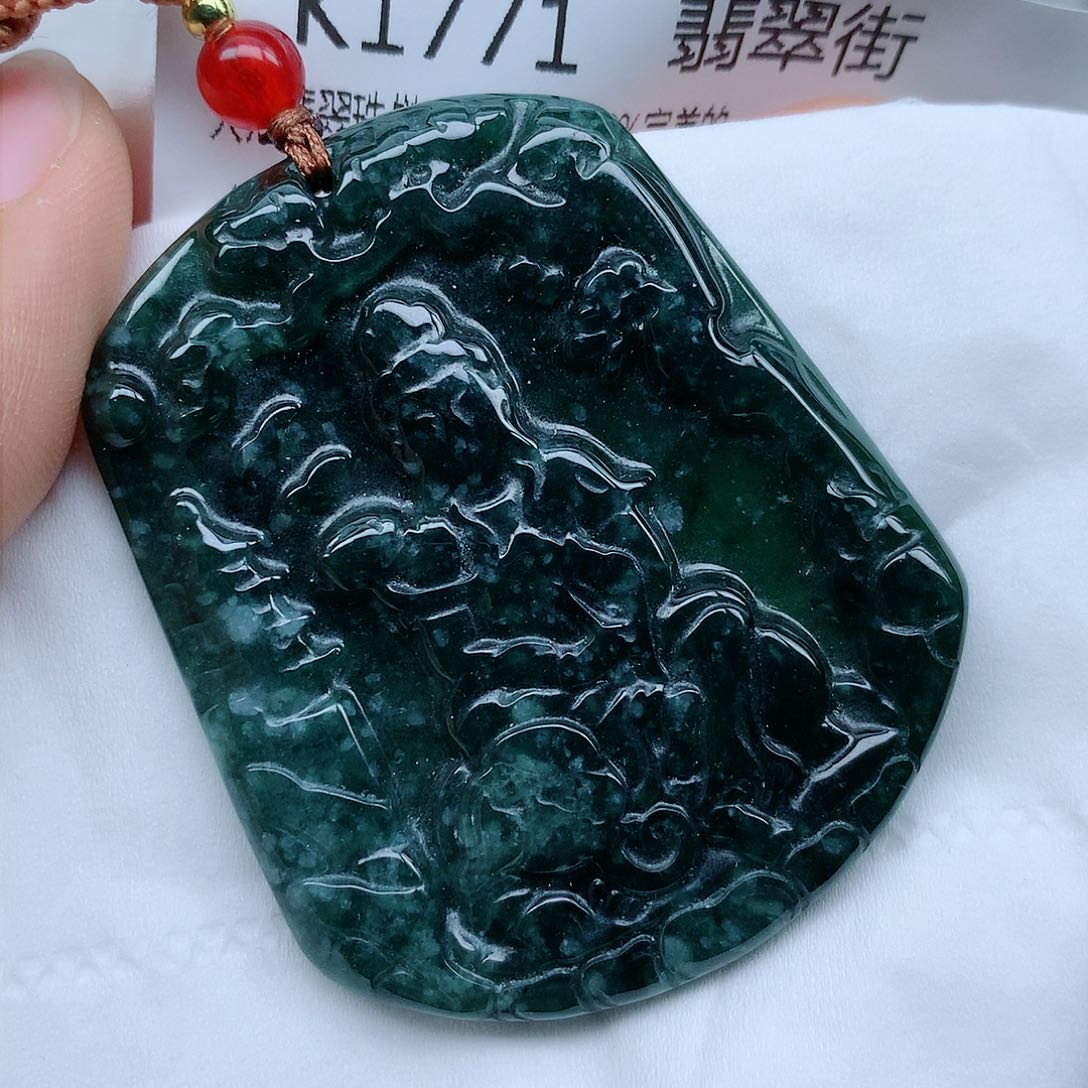 翡翠颈饰未镶嵌牌子