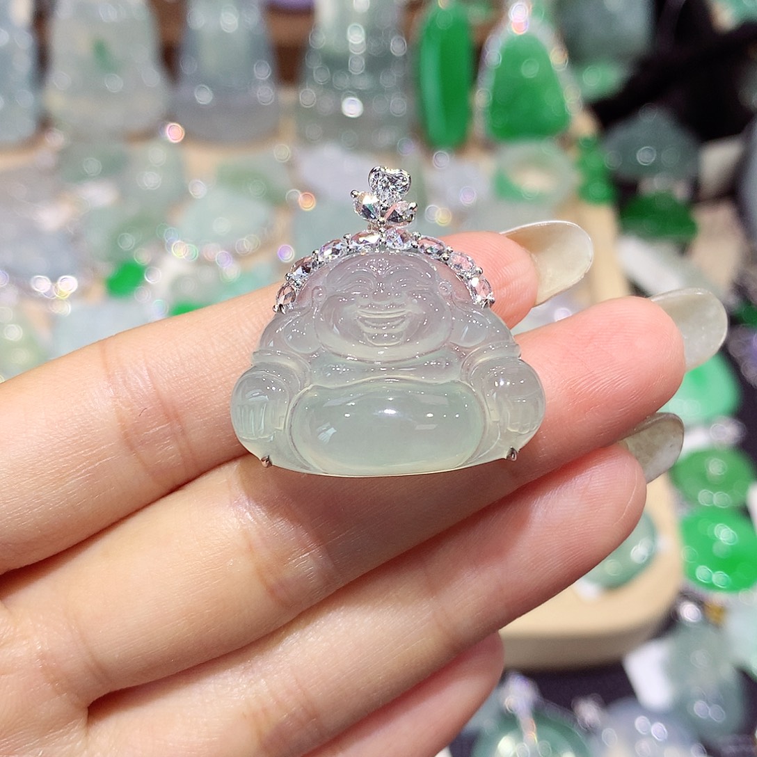 翡翠18K金镶嵌颈饰佛