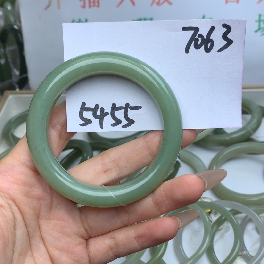 未镶嵌手镯和田玉芋***～