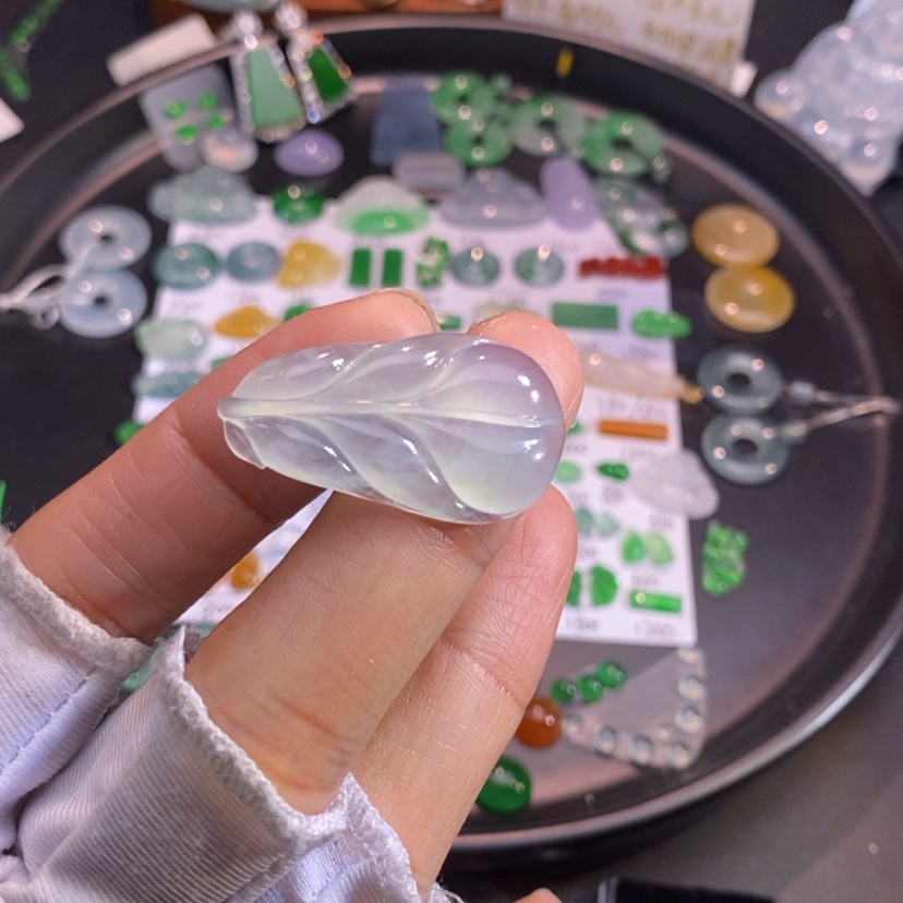 【闪购商品】翡翠挂件未镶嵌叶子