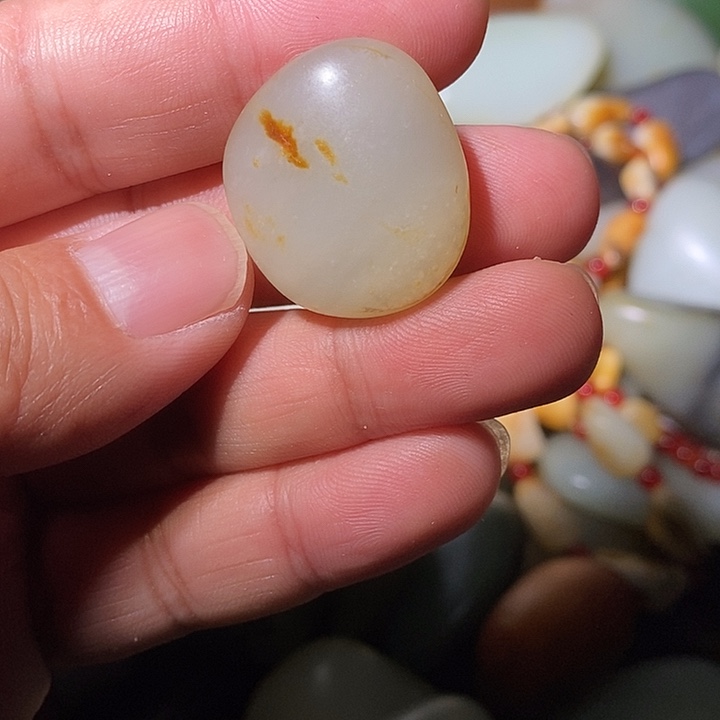 和田玉（糖玉）未镶嵌珠宝奇石