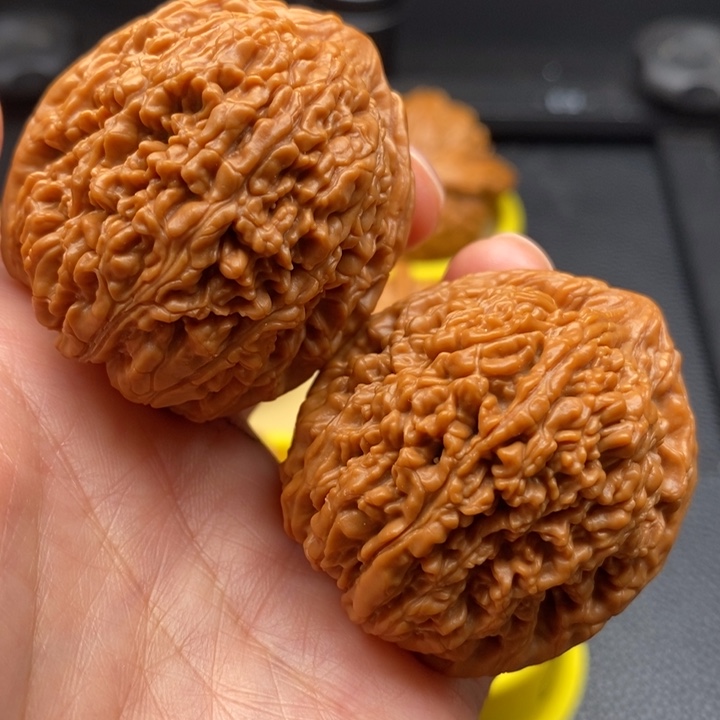 文玩核桃吊坠应*半大蒜头